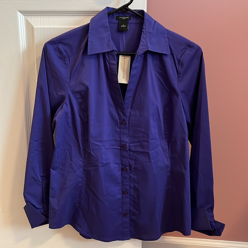 NEW Ann Taylor Long Sleeve Button Down Dress Shirt Women’s Size 2 Dark Purple
